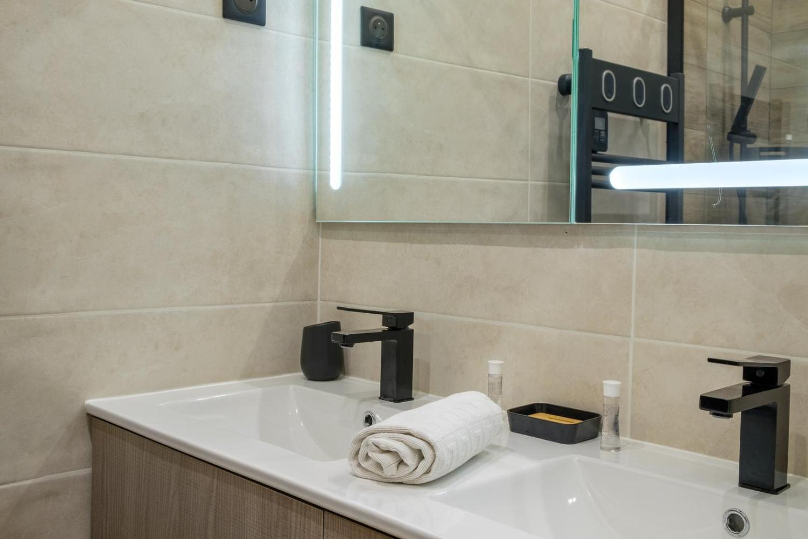 Vivez Antibes ! Logez A 6 Au Centre-Ville 외부 사진